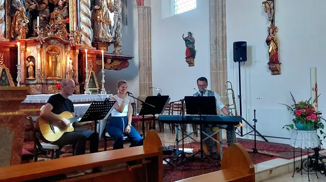 Am 2. November um 18 Uhr findet in der Pfarrkirche Pattigham ein Konzert mit dem VulevuuChor und InnenDrin statt. | Foto: Mair