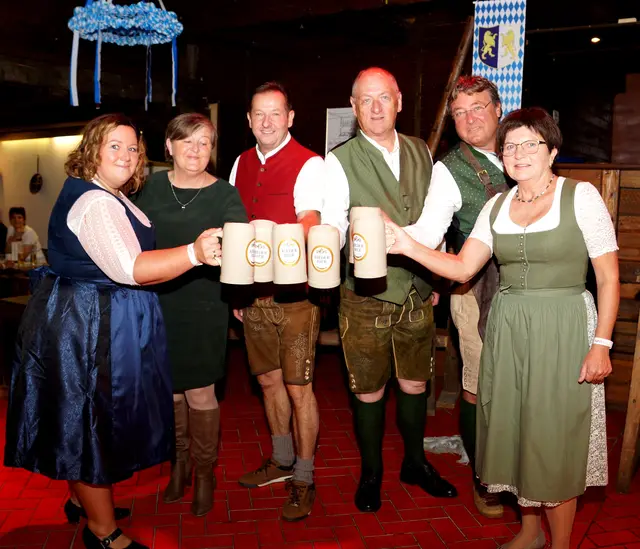 Eva Kirchweger, Aurelia Wiesinger, Kurt Pawluk, Helmut Strutzenberger, Bernhard Rieser, Maria Benedetter (von links) | Foto: Daniel Strutzenberger