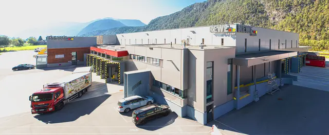 Das Lager in Stams wird zum zentralen Logistikstandort für Tirol und Vorarlberg aufgewertet. | Foto: Rewe