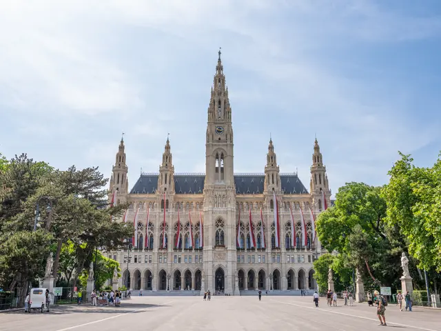 Ein Tag voller Veranstaltungen und Ansprachen ist vorüber. Der Nationalfeiertag am Sonntag ist erfolgreich über die Bühne gegangen, Tausende Menschen besuchten etwa die Leistungsschau am Wiener Heldenplatz. (Symbolfoto) | Foto: Valentina Marinelić/MeinBezirk