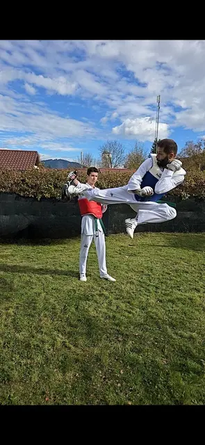 Taekwondo macht auch im Freien Spaß. | Foto: zVg