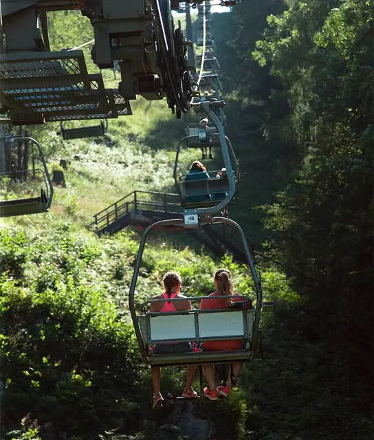 Ob Sommer oder Winter – das engagierte Team der Zinkenlifte sorgt stets für einen reibungslosen Ablauf. | Foto: Zinkenlifte Gemeinnützige GmbH/werbezeit
