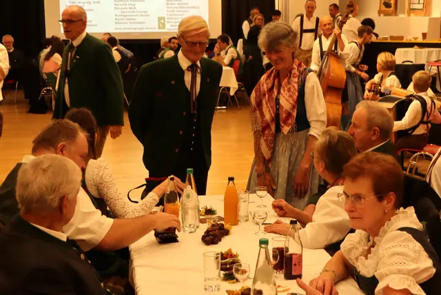 An Gesprächsmangel litt der Ball nicht | Foto: Gerhard Langmann