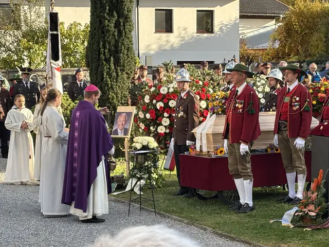 Alt-Bürgermeister und Ehrenbürger Horst Unterpertinger wurde in der Vorwoche zu Grabe getragen. | Foto: Hassl