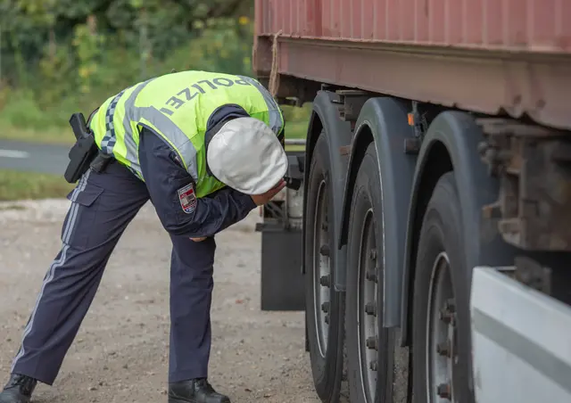 113 Schwerfahrzeuge wurden auf der Loferer Straße kontrolliert. Bei ca. 45 Fahrzeugen wurden verschiedenste Übertretungen festgestellt | Foto: Landespolizeidirektion Kärnten