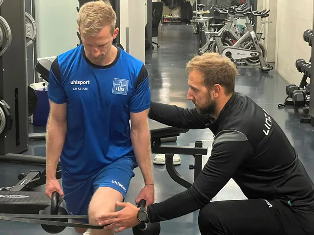 Physiotherapeut Markus Morbitzer kümmert sich täglich um die körperlichen Wehwechen der Profifußballer. | Foto: Blau-Weiß Linz