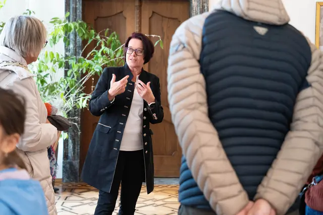 Freute sich über zahlreiches Interesse am Tiroler Landtag: Landtagspräsidentin Sonja Ledl-Rossmann.
 | Foto: © Land Tirol/Christanell