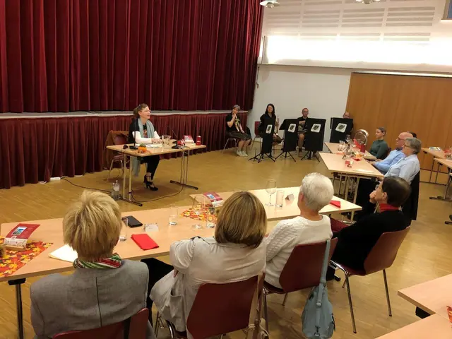Bei der Lesung  zum Buch "Tod am Nussdorfer Wehr". | Foto: Bücherei Gloggnitz
