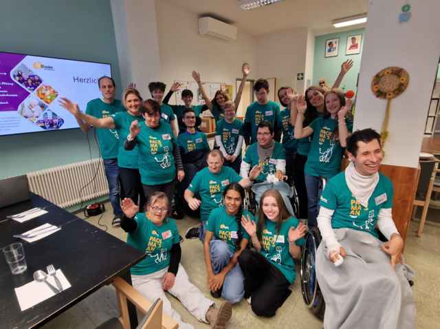 Verband ein besonderes Projekt: GIBS-Schülerinnen und das Team der LNW Lebenshilfe NetzWerk GmbH | Foto: LNW St. Peter am Ottersbach