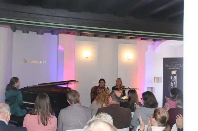 Lesung mit Musik im Wiener Neustädter Stadttheater. | Foto: treilaf