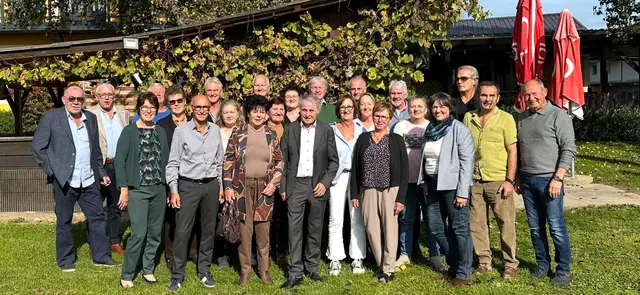 Wiedersehen macht Freude: Die Schülerinnen und Schüler der HS Wildon, Abschlussjahrgang 1974/75 | Foto: privat