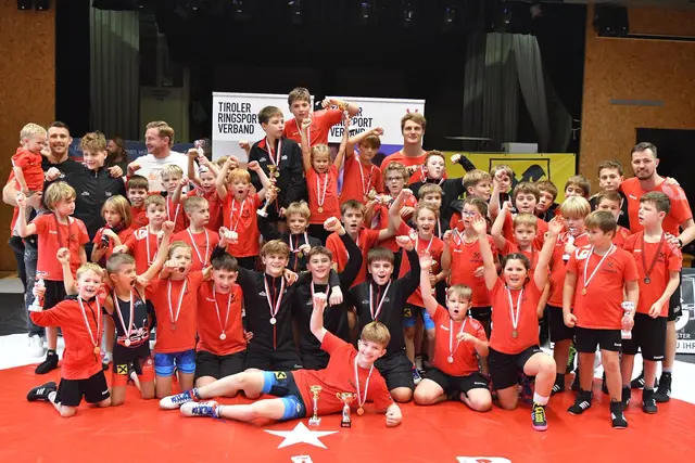 Erfolgreiche RSCI U14-Mannschaft mit Betreuern | Foto: Bernhard Walder