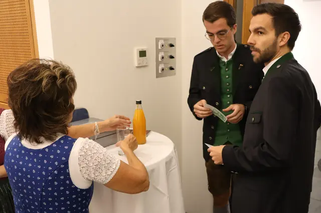 Auch die Herren wurden besonders begrüßt | Foto: Gerhard Langmann