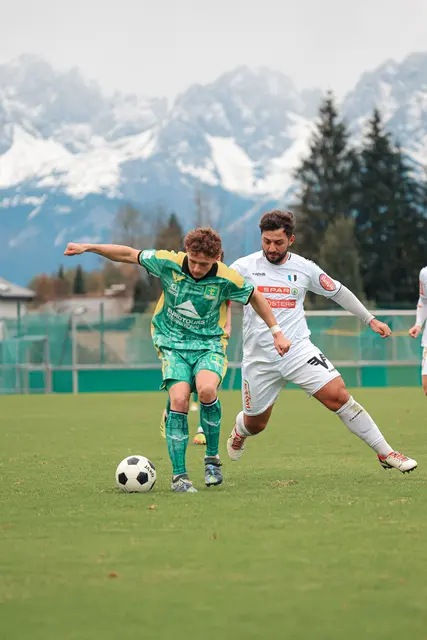 Tirol-Derby in Kitzbühel. | Foto: photographybyisabella