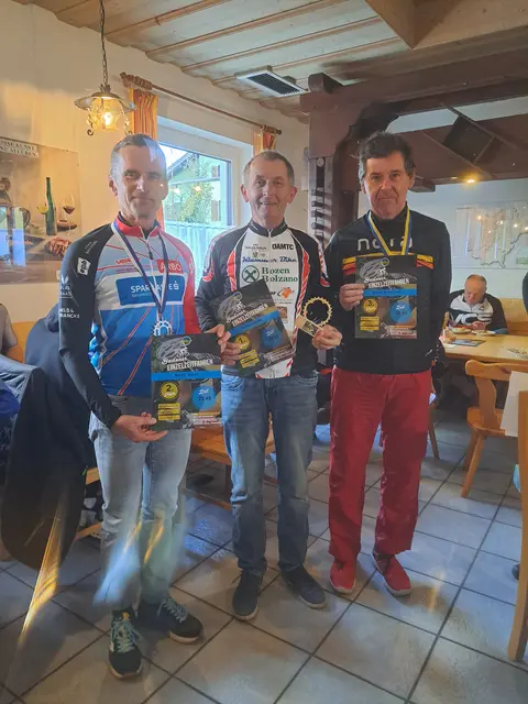 2.Platz in 22:49 Min. Martin Mozeth von ARBÖ Sparkasse Neunkirchen

1.Platz in 22:24 Min. Gerald Leutgeb von ÖAMTC-ASC Tiroler Radler-Bozen

3.Platz in 23:01 Min. Roland Mittermaier von Sport Nora Racing Team | Foto: zVg