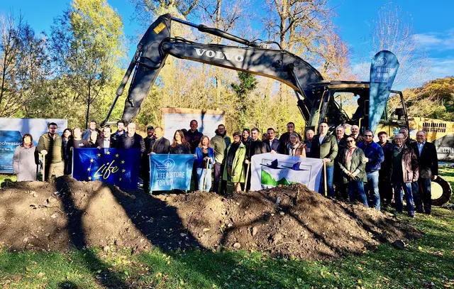 Mit einem feierlichen Spatenstich wurde in Mureck die Renaturierung des Mühlbachs Mureck–Radkersburg gestartet. | Foto: Land Steiermark