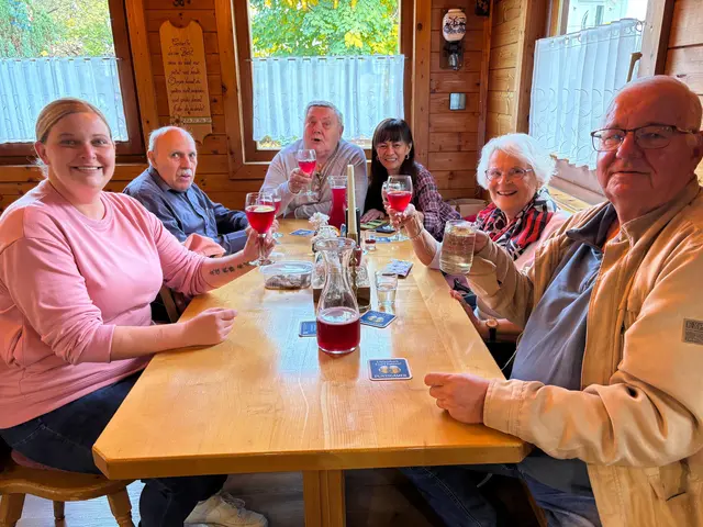 In der gemütlichen Gaststube ist Platz für rund 20 Personen. | Foto: Christoph Lamprecht