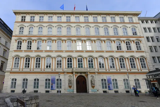 Die Agenden für Deregulierung sind im Außenministerium am Minoritenplatz untergebracht.  | Foto:  Willfried Gredler-Oxenbauer / picturedesk.com