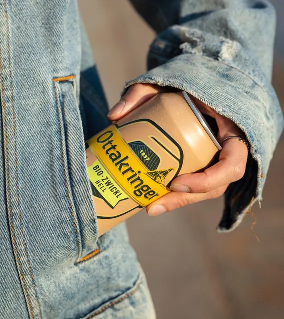 Der Täter stahl Dosenbier und würgte einen Mitarbeiter des Supermarktes.  | Foto: Archiv