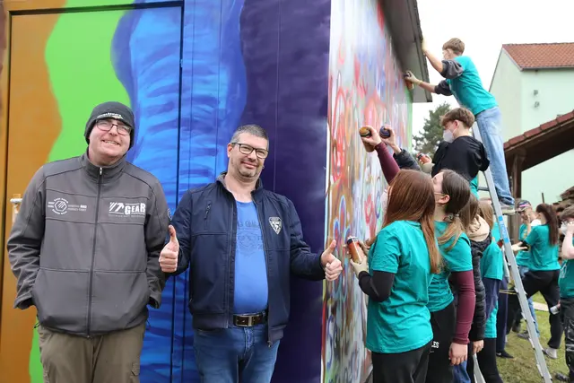 Hier wird fleißig gesprayt: Die Mitarbeiter und Bewohner des St. Pius-Heims freut's | Foto: yC