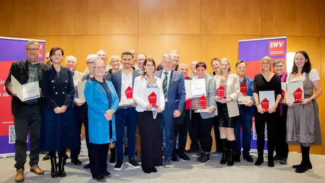 Einige Preisträgerinnen und Preisträger des Franz-Kirchgatterer-Wirtschaftspreises 2025. | Foto: SWV OÖ