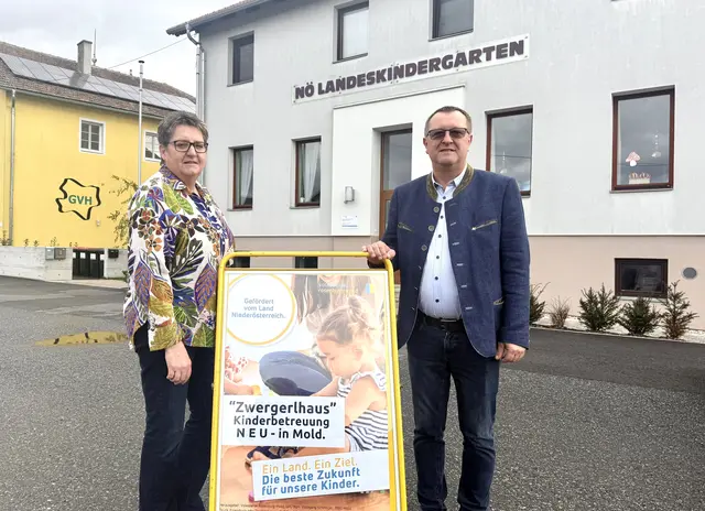 Bürgermeister Wolfgang Schmöger und Vizebürgermeisterin Anita Mailer freuen sich über die Unterstützung. | Foto: Herbert Gschweidl