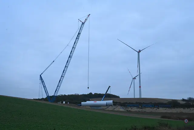 Ein Teil der Windkraftanlagen konnte bereits fertig errichtet werden | Foto: www.markus-goestl.at