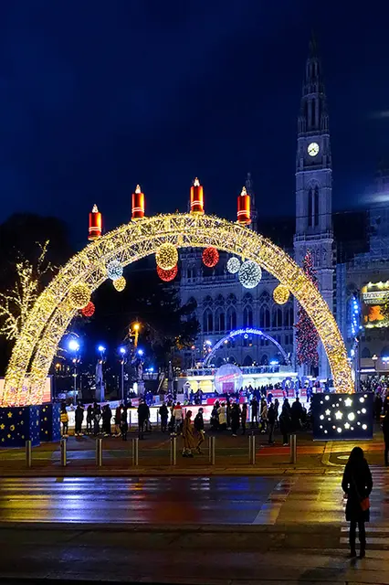 Bunte Lichter verkleiden die Winterfarben. | Foto: Fotofreunde/Schwingenschlögl