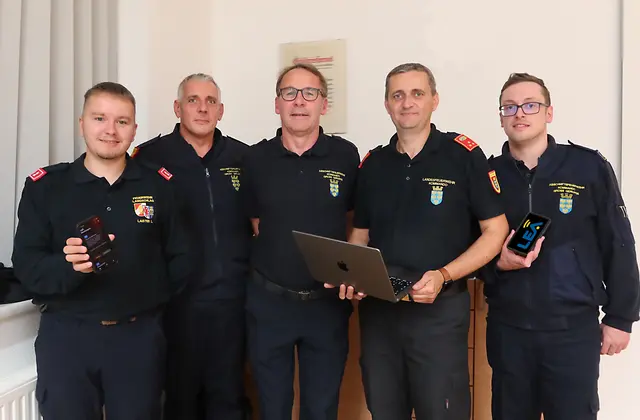 Sachbearbeiter Lukas Laister, Abschnittskommandant-Stellvertreter Christian Eder, Kommandant Christian Weis, Trainer Christian Bartl und Sachbearbeiter Niklas Steindl (v.l.). | Foto: Günther Huber