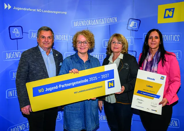 v.l. Vizebgm. Josef Landstetter, Jugend-Landesrätin Christiane Teschl-Hofmeister, GR Brigitta Landstätter und GR Karina Fuchs | Foto: NLK Burchert