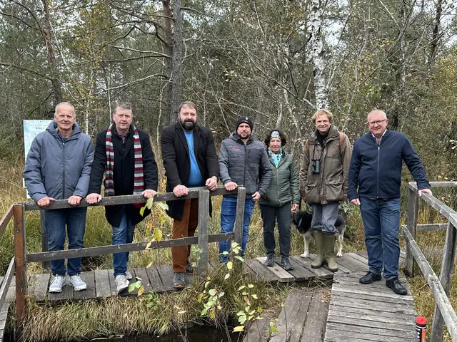 Alle Beteiligten sind sich sicher: Die Sanierung des Moorlehrpfades Ibm ist ein wertvoller Beitrag zum Erhalt der einzigartigen Moorlandschaft. | Foto: Zehentner