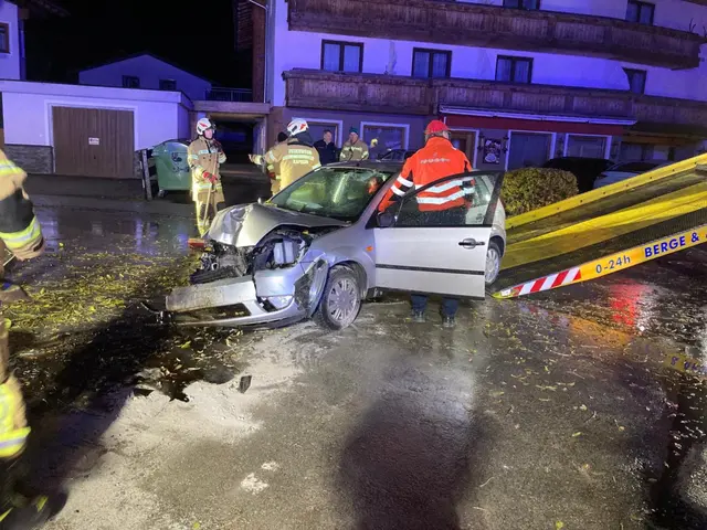 Am 28. Oktober kam es zu einem Verkehrsunfall in Kaprun.  | Foto: Feuerwehr Kaprun