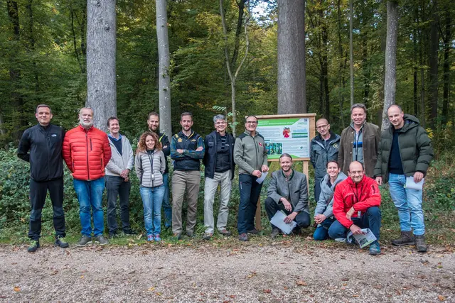 Experten aus den ARGE Alp Regionen haben sich in Salzburg und Bayern getroffen, um über das Thema zu sprechen, wie die Künstliche Intelligenz den Wäldern helfen kann, klimafit und widerstandfähiger zu werden. | Foto: Land Salzburg/Dominik Posch