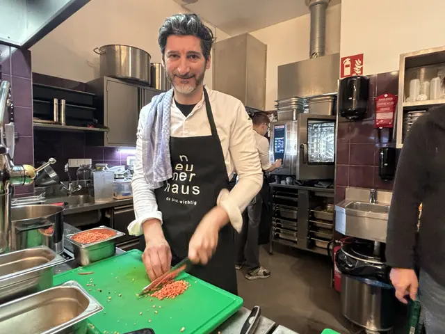 Immer wieder macht das Neunerhaus mit spannenden Aktionen auf sich aufmerksam: Anfang des Jahres kochte etwa der Starkoch Paul Ivić auf. | Foto: Nathanael Peterlini/MeinBezirk