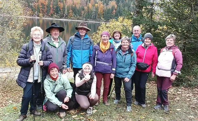 Die "Herzgruppe" war am Ufer des Schwarzensees unterwegs. | Foto: Sabine Kollersberger