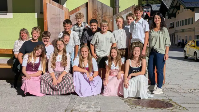 Die 4A Klasse der SMS Werfen beim Start des Sound of Music-Trails in Werfen. | Foto: SMS Werfen