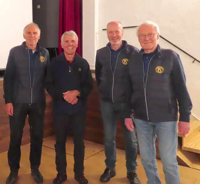 Fritz Tockner mit Peter Habeler und den Kiwanis-Clubfreunden Hannes Bogensperger und Rudi Zauner (Organisationsteam Bergfilmfestival). (v.links) | Foto: Kiwanis Club Lungau