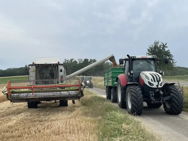 Stadtrat Lukas Niedermeyer appellierte an die Bauern, den Standort zu ermöglichen. | Foto: Alexandra Goll