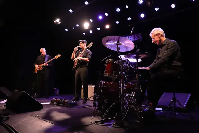 Foto: he Pete Roth Trio feat. Bill Bruford im Wiener Porgy&Bess Foto@Nicole Kawan