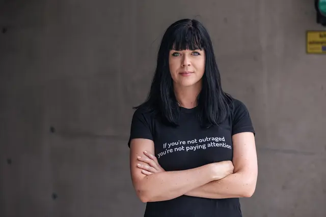 Mareike Fallwickl liest im Pfarrzentrum Neualm. | Foto: Györgyi Tasi-Rowolt Verlag