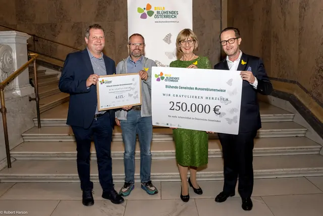 Christoph Resch (UGR Sitzenberg-Reidling), Alexander Simader (Modellregion Unteres Traisental – Fladnitztal), Maria Patek (Blühendes Österreich), Robert Nagele (BILLA AG und Blühendes Österreich). | Foto: Robert Harson