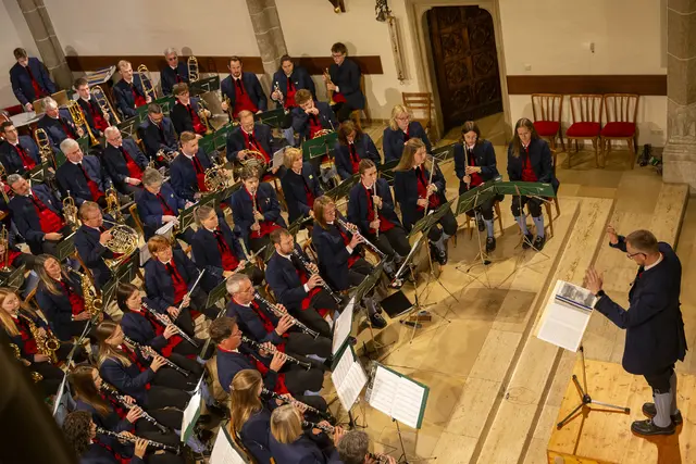 Die Trachtenmusikkapelle Bad Leonfelden begeisterte bei ihrem Benefizkonzert zugunsten der Bründlkirche. | Foto: beha-pictures