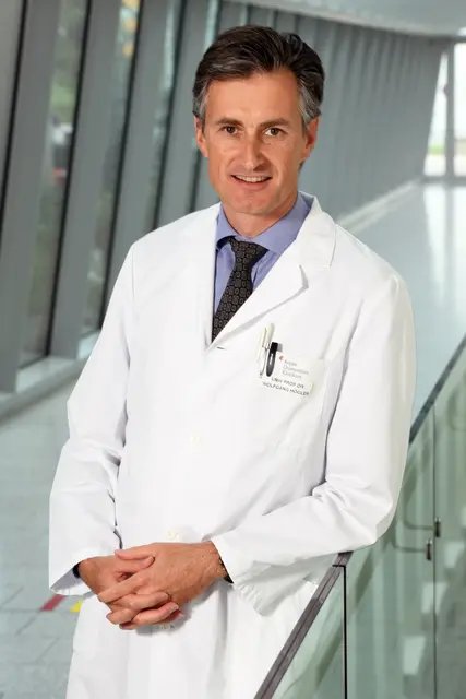 Wolfgang Högler, Vorstand der Universitätsklinik für Kinder- und Jugendheilkunde an der Johannes Kepler Universität Linz leitet das Forschungsprojekt. | Foto: JKU