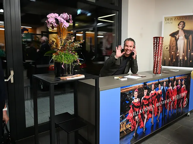 Festspielintendant Michael Garschall hat immer ein Lächeln bereit, das lieben seine Gäste | Foto: Gerlinde Siebenhandl