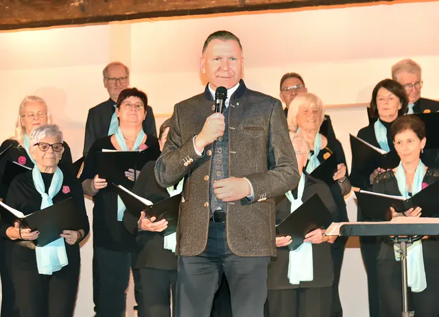 Bürgermeister Stefan Lang würdigte die Bedeutung des Gesangvereins für Retz.