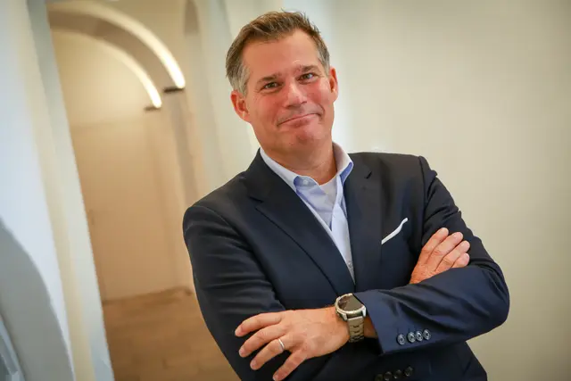 Bernhard Schmidt bringt mehr als 20 Jahre Branchenerfahrung als Jurist, Stratege, Projektleiter und Geschäftsführer mit. | Foto: Sparkasse OÖ/E. Stiftinger