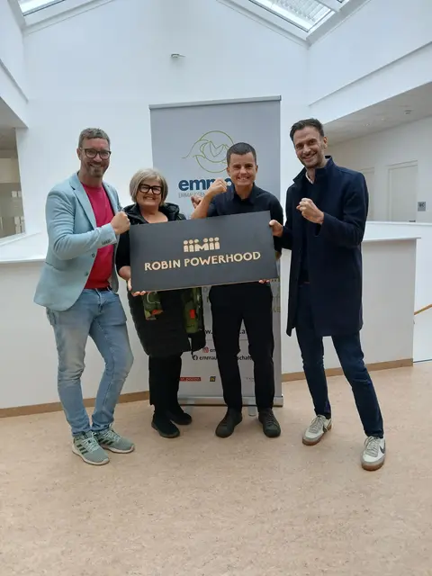Jürgen Schmatzer (Stabstellenleiter Projektkoordination), Ingrid Neuhauser, Valentin Neuhauser (GF Robin Powerhood), Christoph Endres (GF Emmaus) | Foto: Emmaus