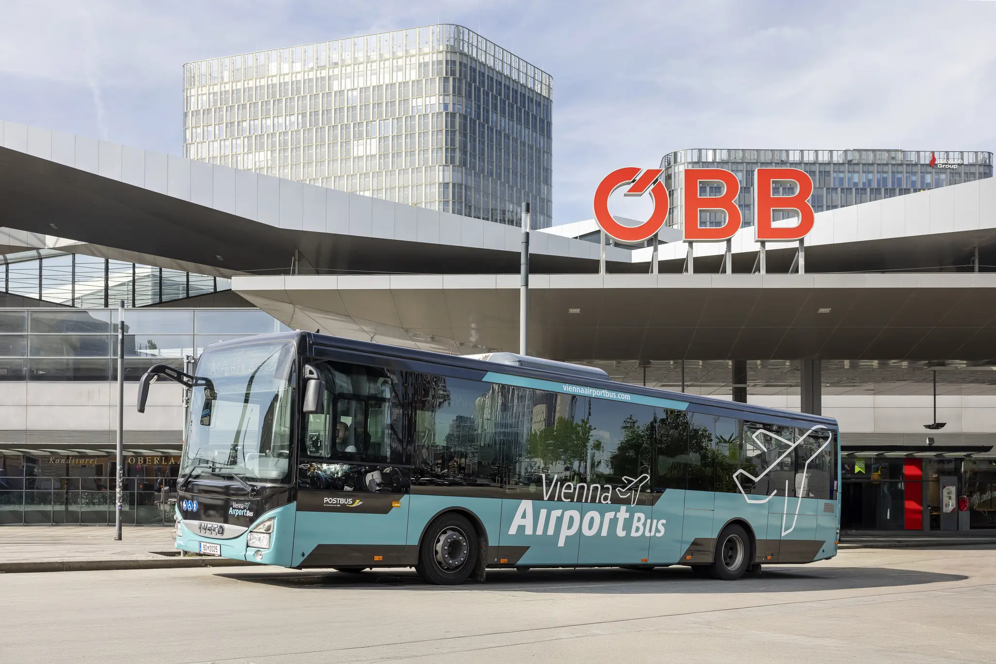 Türkis statt silbergrau: Wiener Flughafenbusse mit neuem Namen und ...