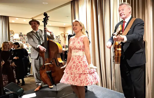 Conny und die Sonntagsfahrer begeisterten mit Oldies. | Foto: Josef Wind