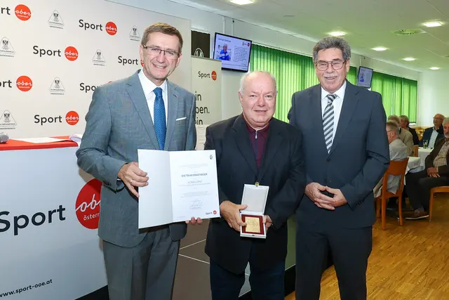 Wirtschafts- und Sport-Landesrat Markus Achleitner, Dietmar Ematinger und Karl Winkler (v.l.). | Foto:  Sportland OÖ, Binder
